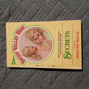Sweet Valley High #2 Secrets *Vintage*
